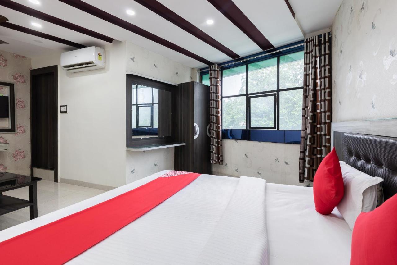 Oyo 45301 Hotel Om Palace Sāgar Eksteriør billede