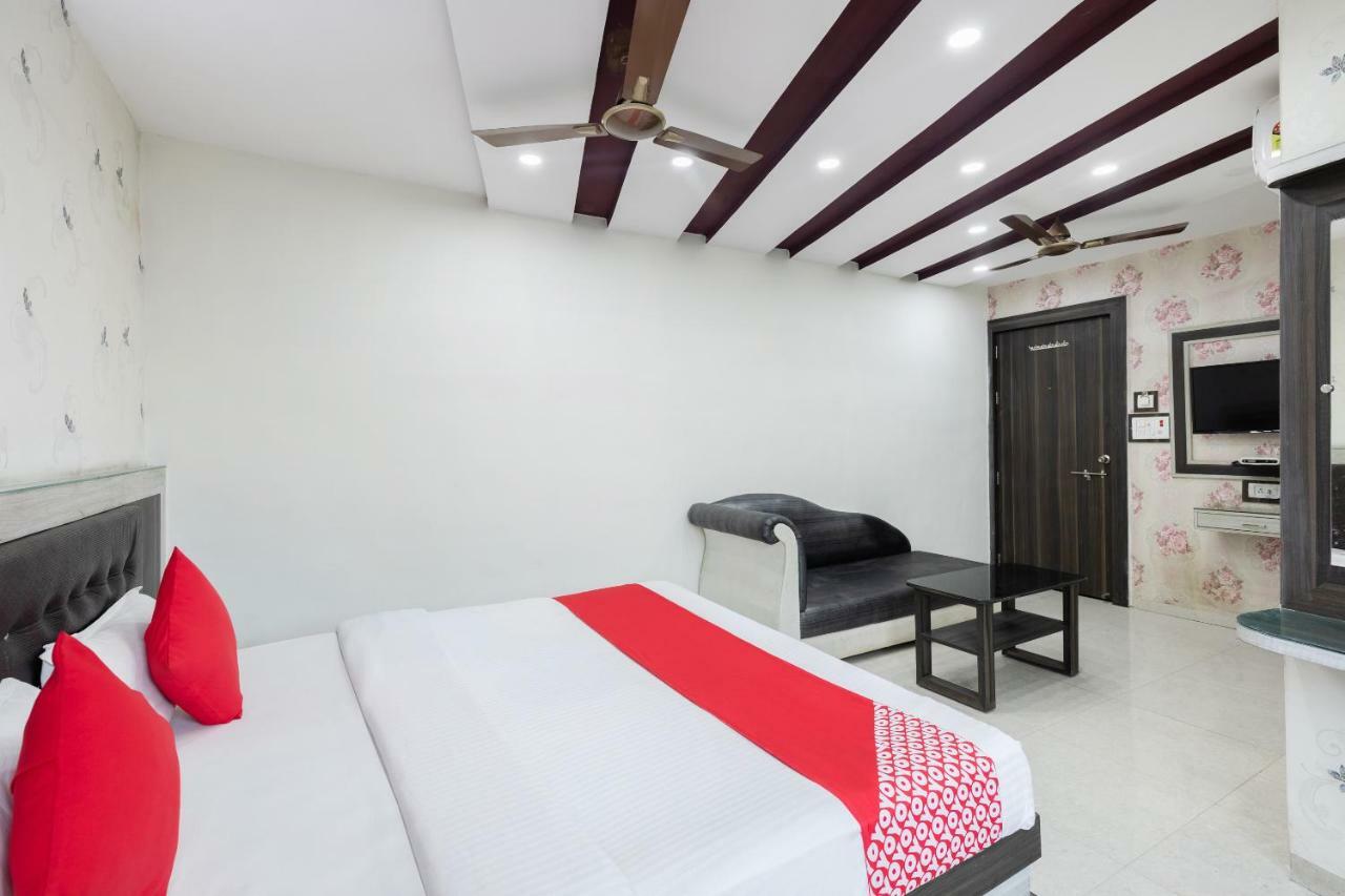 Oyo 45301 Hotel Om Palace Sāgar Eksteriør billede