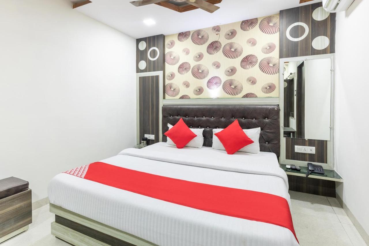 Oyo 45301 Hotel Om Palace Sāgar Eksteriør billede